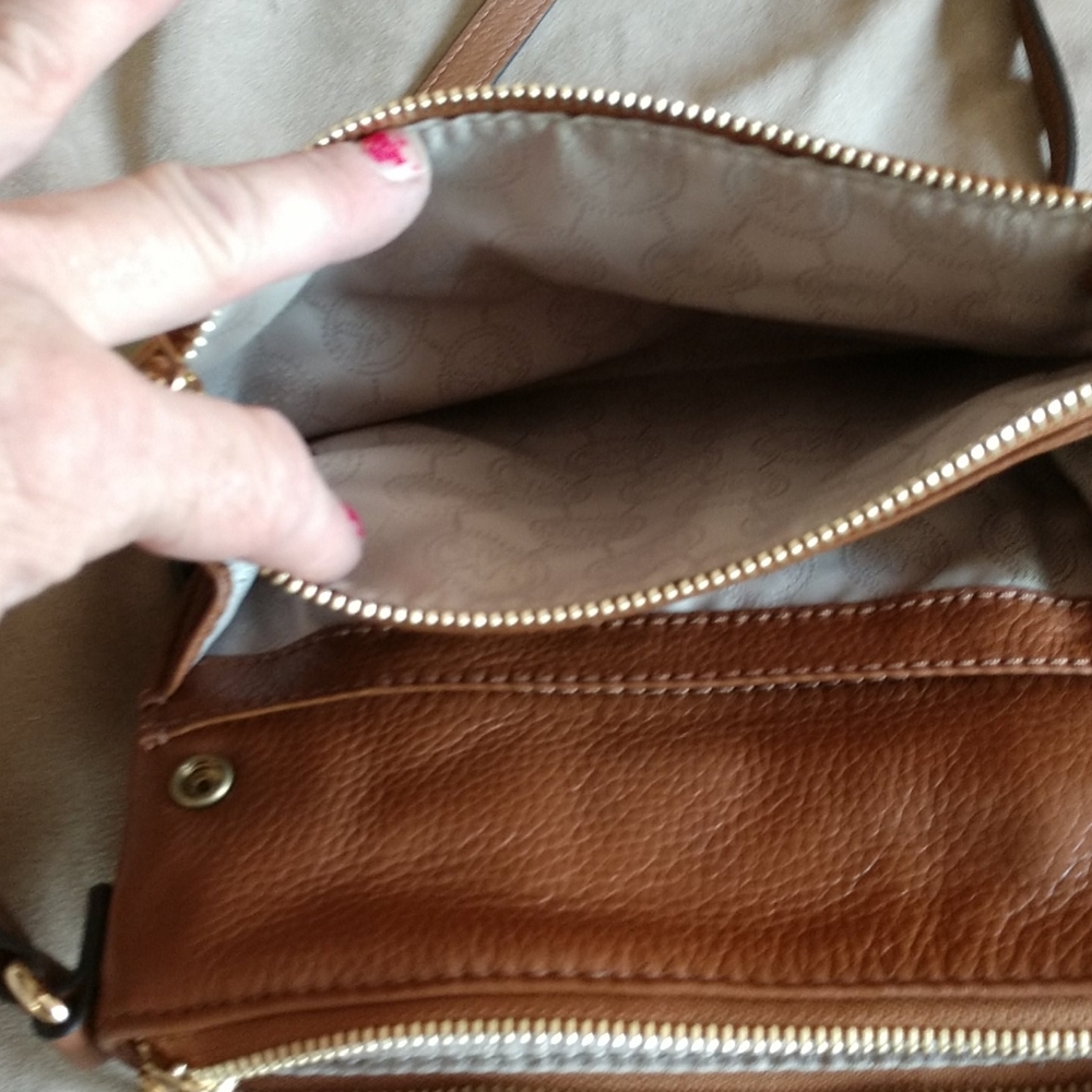 Michael Kors leather tan crossbody - Picture 5 of 9